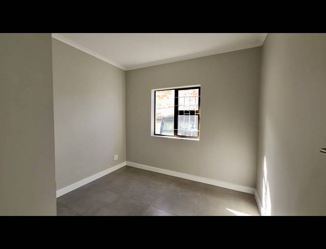 2 BEDROOM APARTMENT TO LET IN TOWNSEND ESTATE